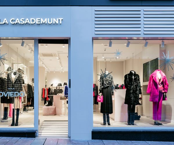 LOLA CASADEMUNT abre nuevo punto de venta en Oviedo