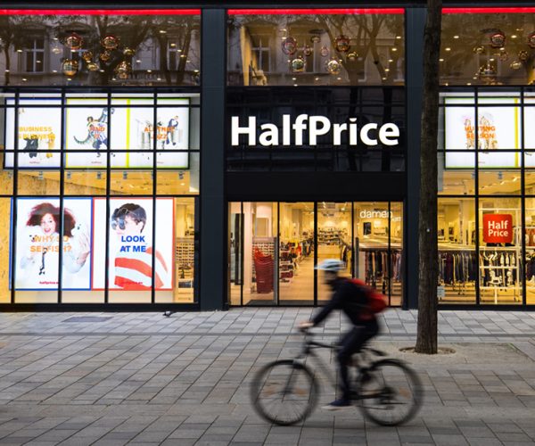 HalfPrice ultima los detalles para su apertura en Puerto Venecia, la primera tienda en España de la cadena polaca