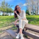 Eva González estrena la primavera con un total look blanco y deportivas Pikolinos a la última
