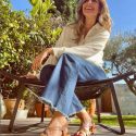 Nuria Roca tiene las sandalias (de Pikolinos) imprescindibles para lucir con todos los looks esta primavera