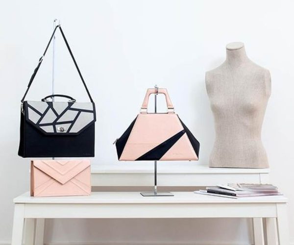 La diseñadora de bolsos María Rondón te explica 5 trucos de experta para comprar un bolso online y acertar