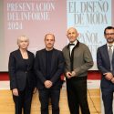 De izquierda a derecha: Pepa Bueno, directora ejecutiva de la Asociación Creadores de Moda de España (ACME); Gonzalo Cabrera, director general de cultura e industrias creativas de la Comunidad de Madrid; Modesto Lomba, presidente de ACME y Christian de Angelis, cofundador de Modaes.