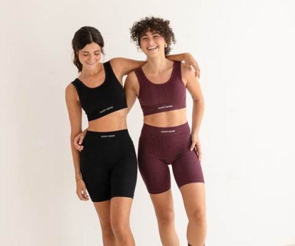 La marca de moda sostenible Clotsy Brand lanza Breathe in Calm, una colección de prendas deportivas que respiran contigo