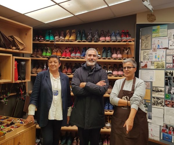 La Xunta de Galicia destaca el taller artesano de Eferro como referente en el relevo generacional y en la actualización de los oficios tradicionales