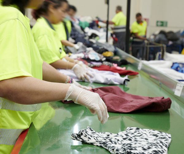 Moda re- consolida su liderazgo en 2025: más recogida, más empleo social y un papel clave en la nueva era del residuo textil