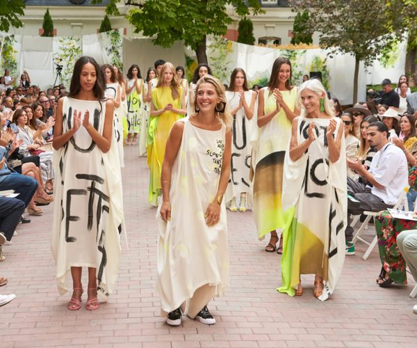 La marca de moda sostenible SKFK abre la MBFWM con un claro mensaje activista a favor de la slow fashion