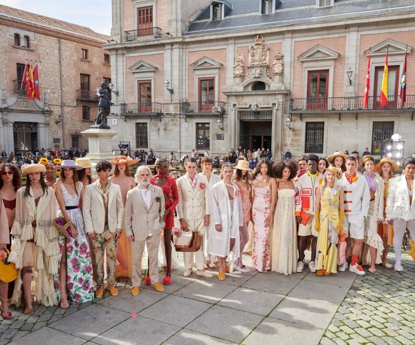 La moda y los complementos de Adlib Ibiza presentes en el desfile inaugural de Madrid es Moda